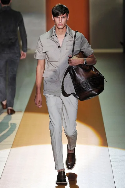 Look 14
